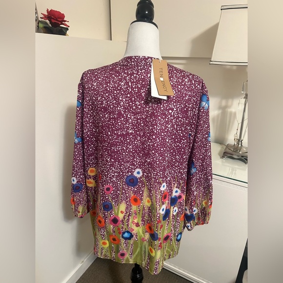 Pretty Spring Button Down Blouse - Picture 4 of 10